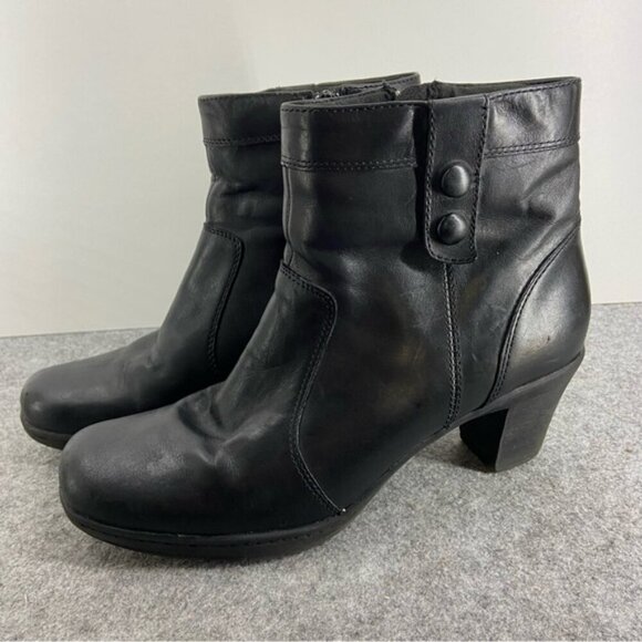Clarks Gorgeous Black Leather Ankle Boots Women’s Size 9M - Picture 1 of 12